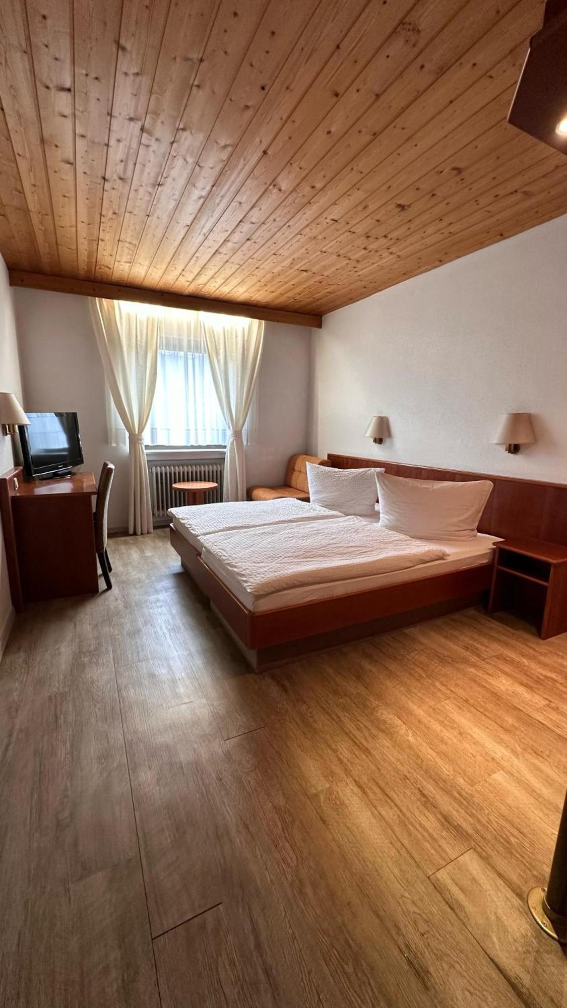 Hotel Hirschberg Hirschberg an der Bergstraße エクステリア 写真
