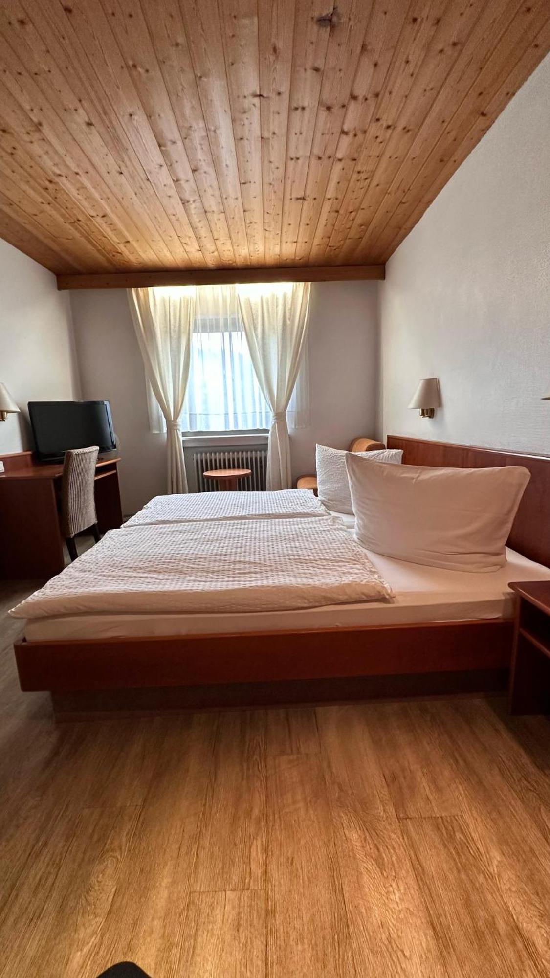 Hotel Hirschberg Hirschberg an der Bergstraße エクステリア 写真