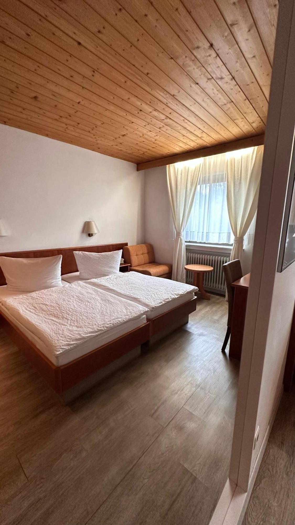 Hotel Hirschberg Hirschberg an der Bergstraße エクステリア 写真