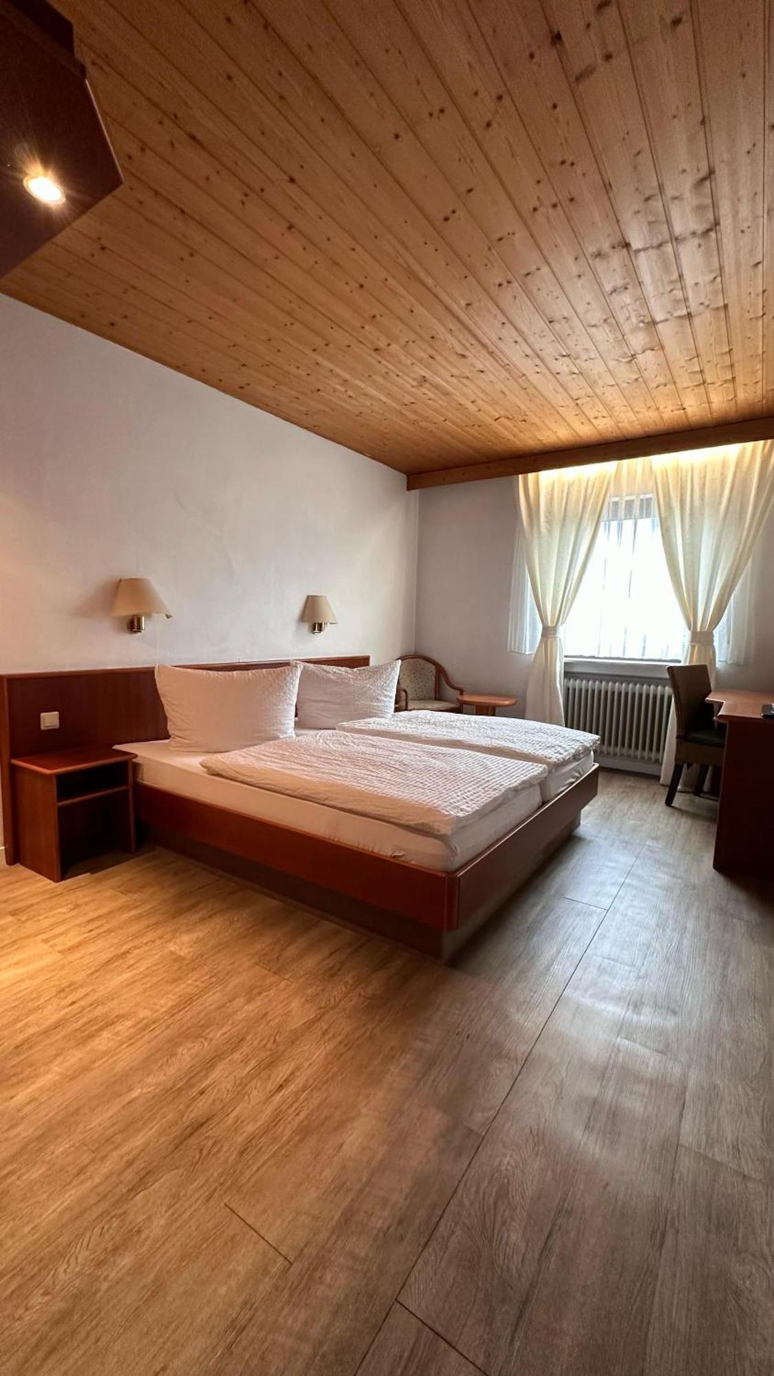 Hotel Hirschberg Hirschberg an der Bergstraße エクステリア 写真